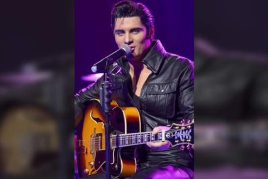 Emilio Santoro as Elvis