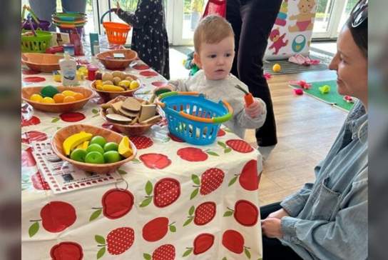 Pop Up Play Village: For Children 0-8 Years Old
