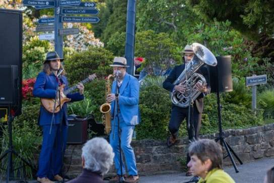 Leonardslee Lates & Sparkling Wine Tasting Tickets