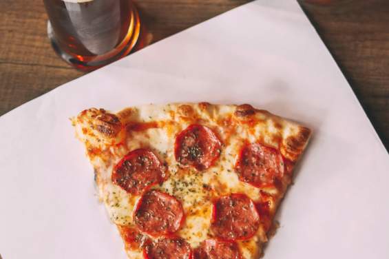 Wednesday Pizza & a Pitcher at Lake Louie