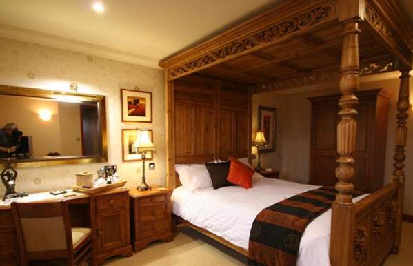 Three Horseshoes Country Inn & Spa