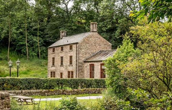 The Farmhouse at Gradbach Mill