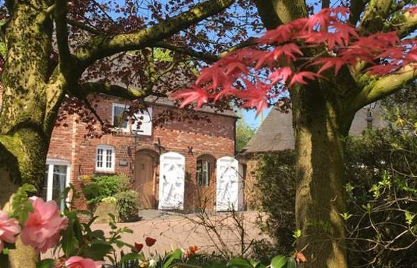 Hilltop Farm Barns - Horseshoe Cottage