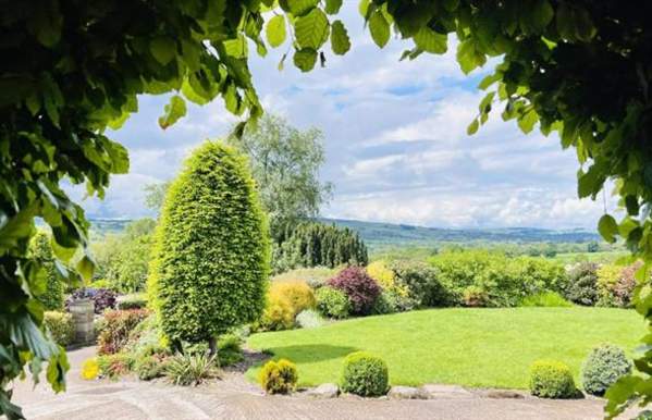 Three Horseshoes Country Inn & Spa