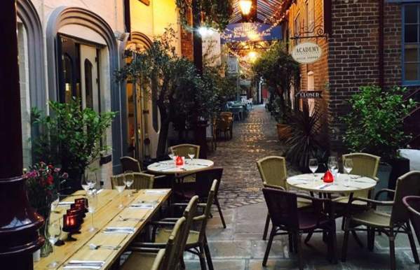 Leek Bar and Grill
