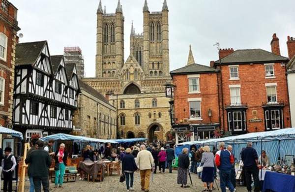Lincoln Antiques Market