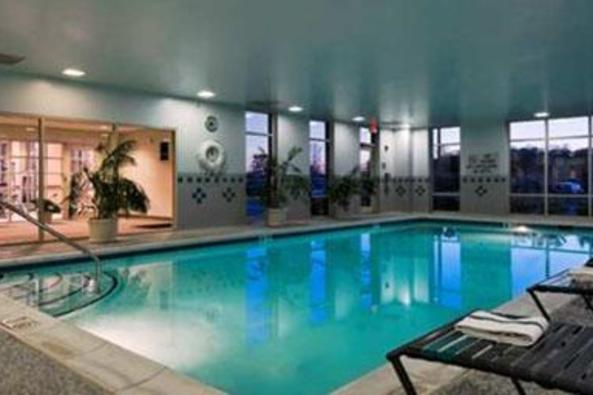 10792_4615_embassy suites pool.jpg