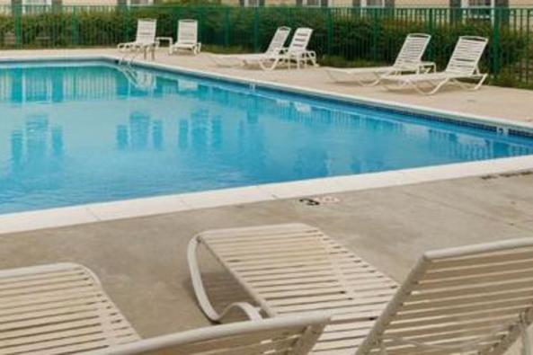 107_4813_HI Historic Pool.JPG