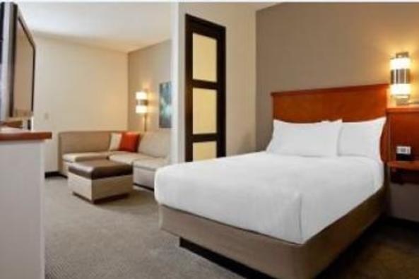 2435_4382_double room.JPG