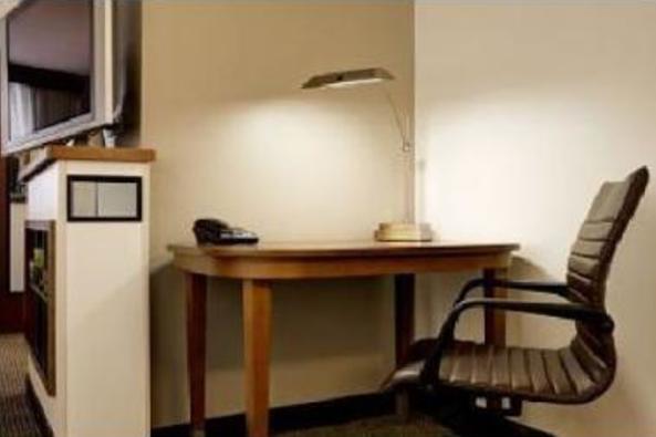 2435_4411_desk 2.JPG