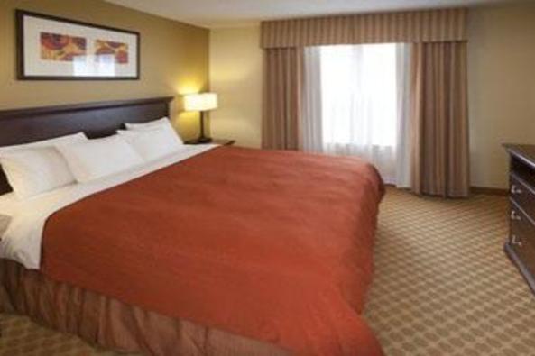 9248_4435_country inn suites king.jpg