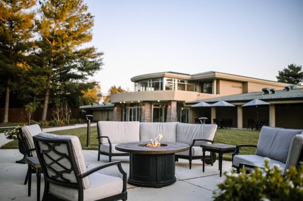 Outdoor Patio & Firepit