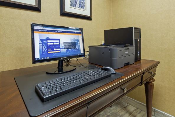 Best Western Leesburg - Business Center