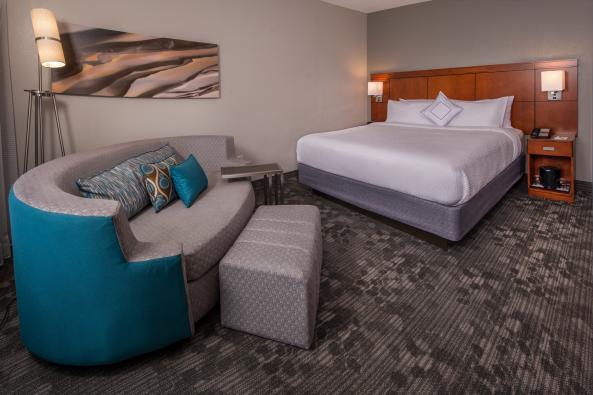 Courtyard By Marriott Dulles Town Center King Room