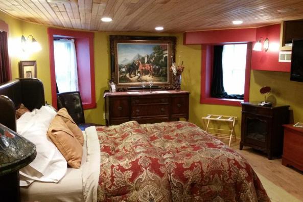Red Garden Suite