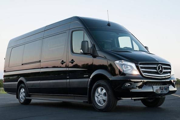 13 Pass 2018 Luxury Mercedes Sprinter