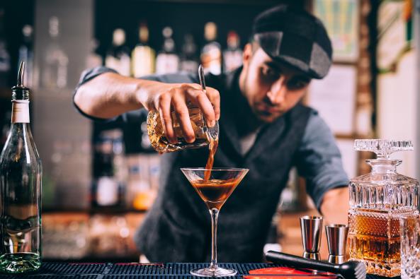 bar louie pour
