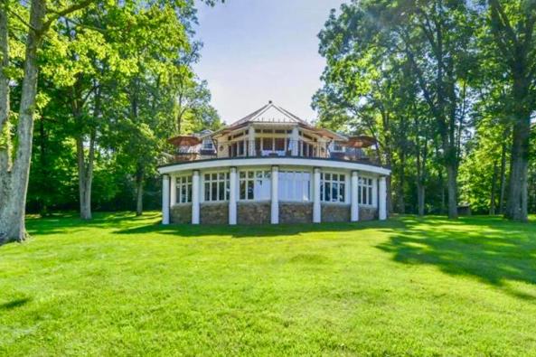 bear chase manor exterior