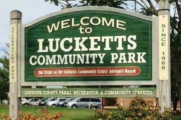 lucketts community center sign