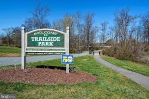 Trailside park Logo