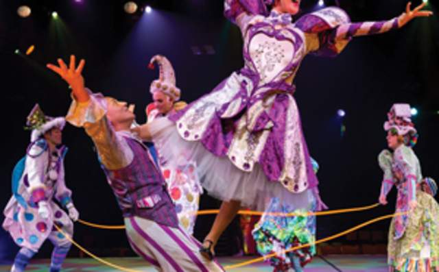 Cirque Dreams Holidaze