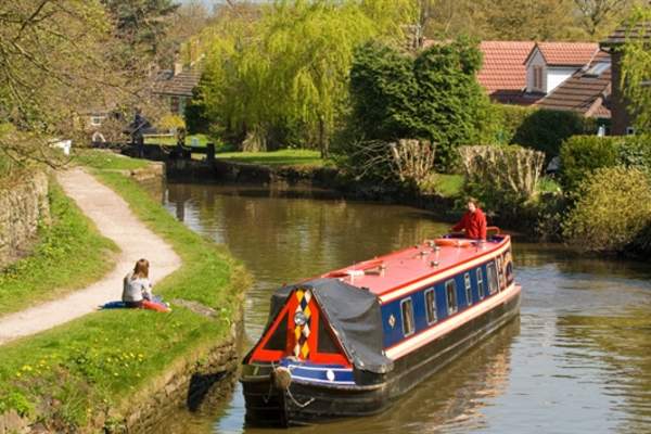 Middlewood Way to Marple Locks