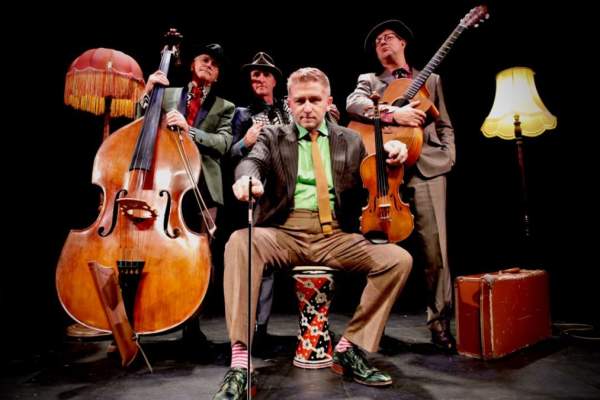 Christian Garrick & the Budapest Café Orchestra