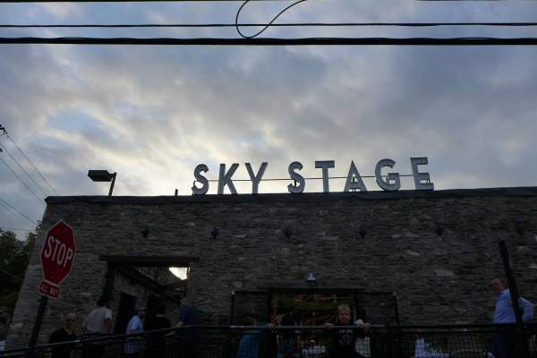 Sky Stage Swing Dance