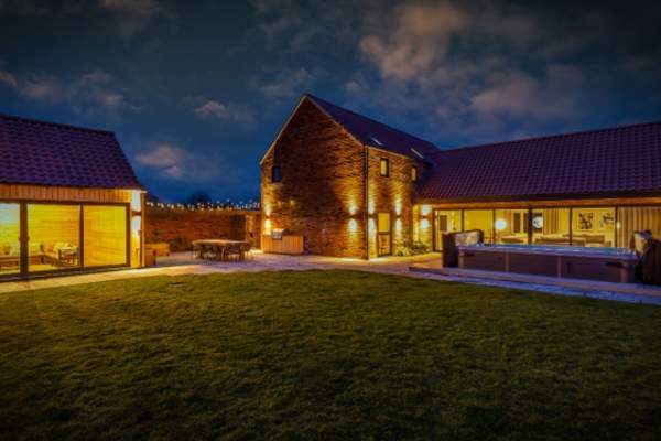 Ashlin Farm Barns