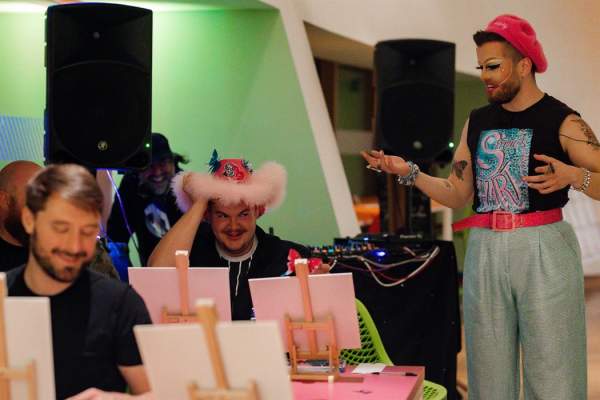 Boozy Brushes – Paint Your Pal