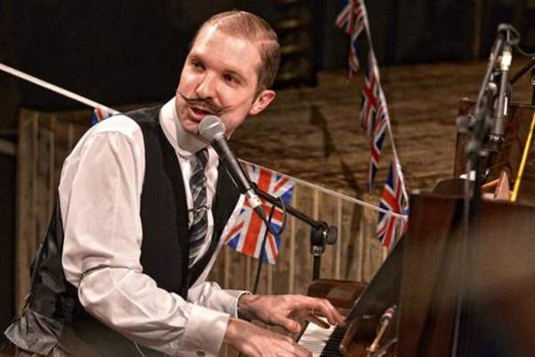 Tom Carradine Sing-a-Long