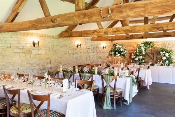The Seagrave Arms @ Bretforton Theatrebarn (Weddings)