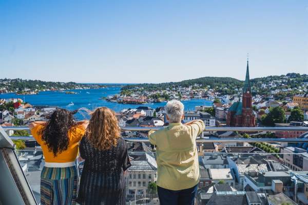 Der Glasaufzug – Arendals luftiges Aussichtserlebnis