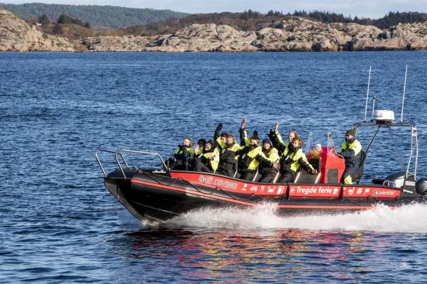 Seaside trip with a RIB to Ryvingen Lighthouse