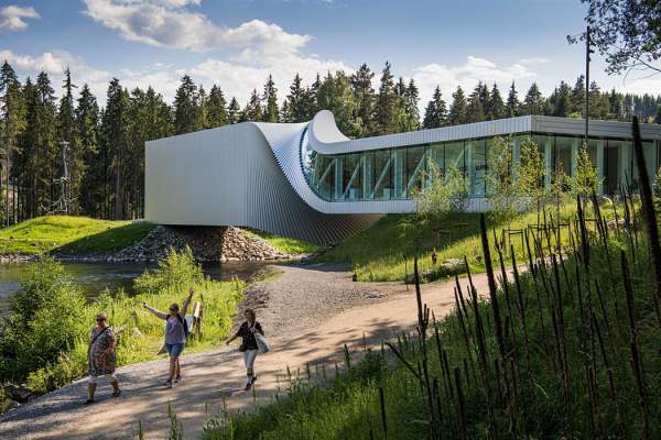 Dagstur fra Oslo til Kistefos og Hadeland Glassverk