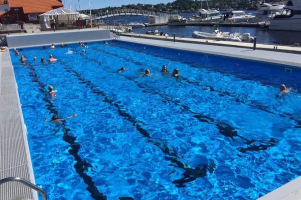Schwimmbad im Yachthafen Arendal