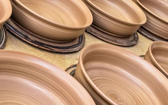 Treasures in Earthen Vessels
