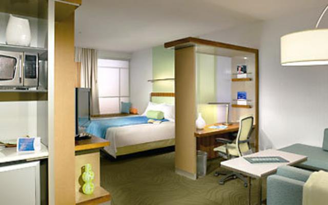 Springhill Suites by Marriott King Guestroom