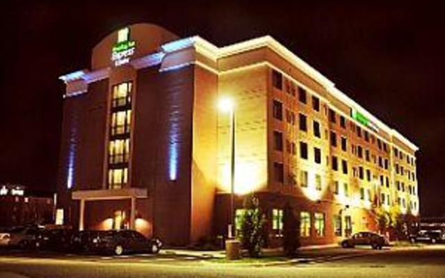 Holiday Inn Express Suites Norfolk Airport