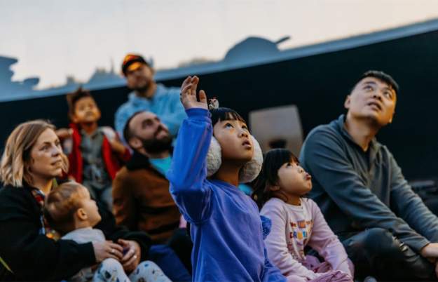 Cockpit Command: 360° Family Flight Experience a Aerospace Bristol
