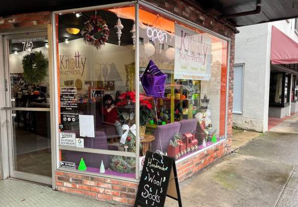 The Knotty Knittress