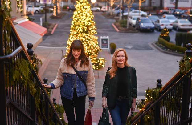 Discover Eugene's Best Holiday Traditions