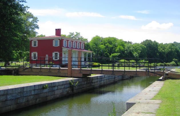 Lock House w/Water