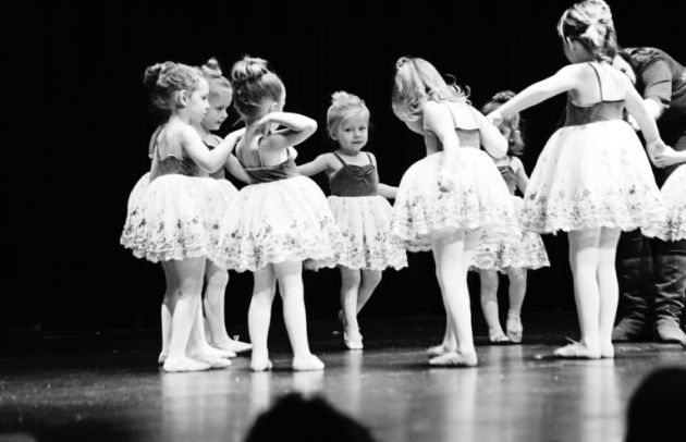 Little girls BW