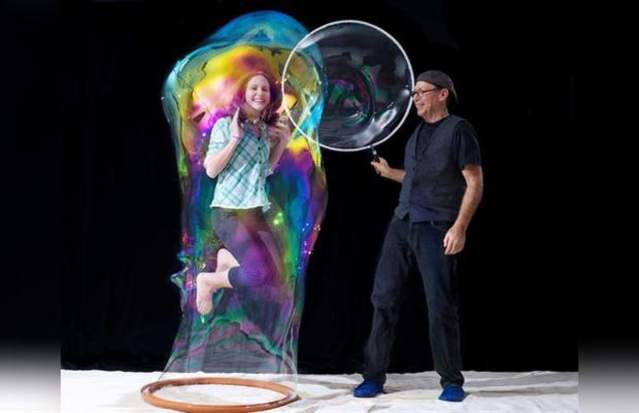 Amazing Bubble Man
