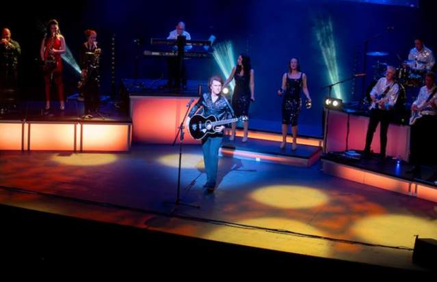 A Beautiful Noise Show: The Definitive Tribute to Neil Diamond