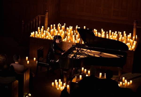 Candlelight: A Tribute to Oasis