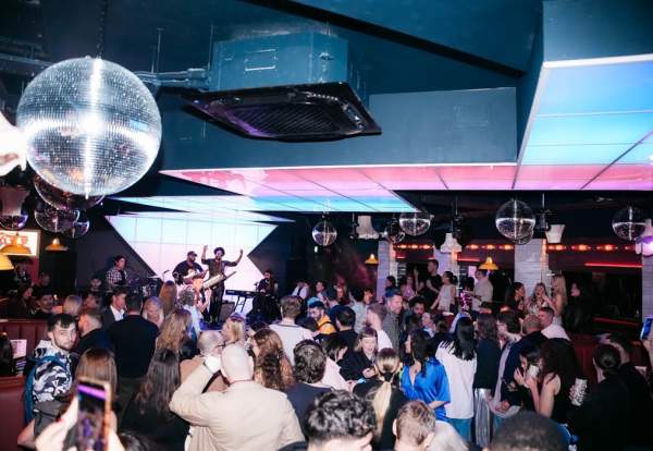 Simmons Bar