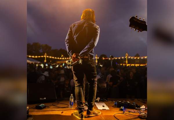 Free Oasis Karaoke & 90s Digital Tribute