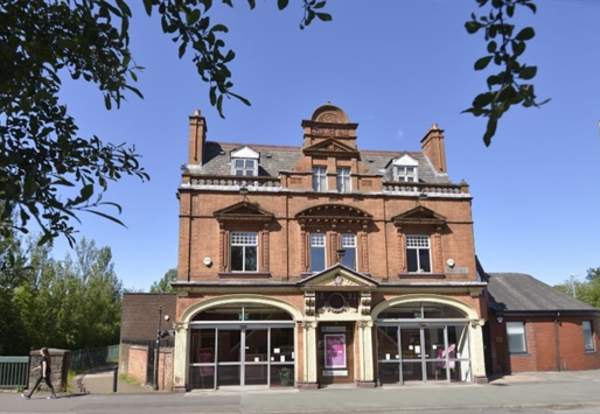 Alice in Wonderland at Wigan Little Theatre